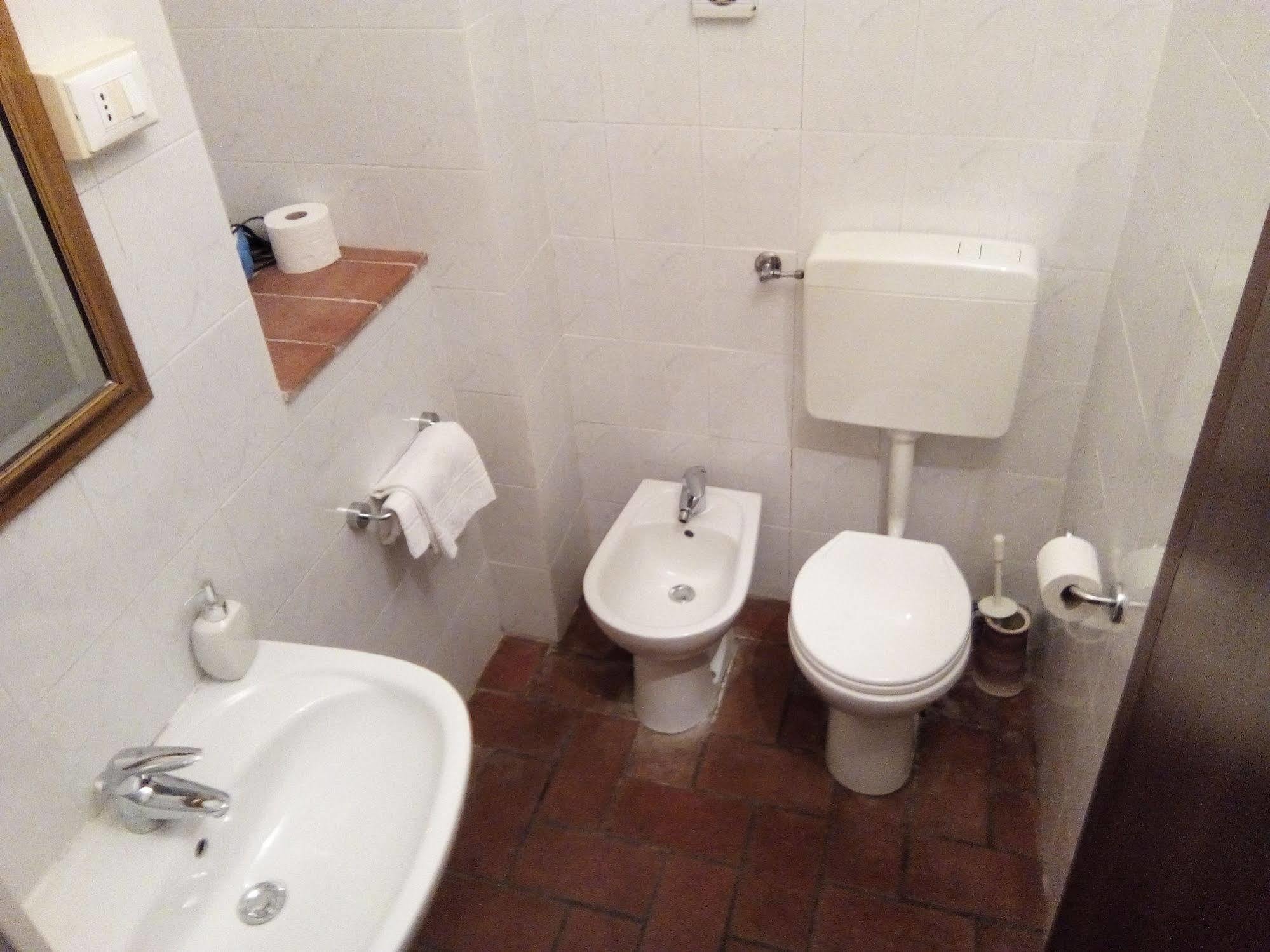 Agriturismo Locanda Del Papa La Spezia Luaran gambar