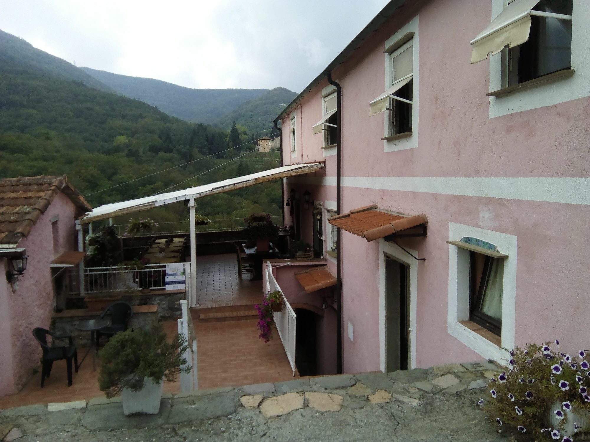 Agriturismo Locanda Del Papa La Spezia Luaran gambar